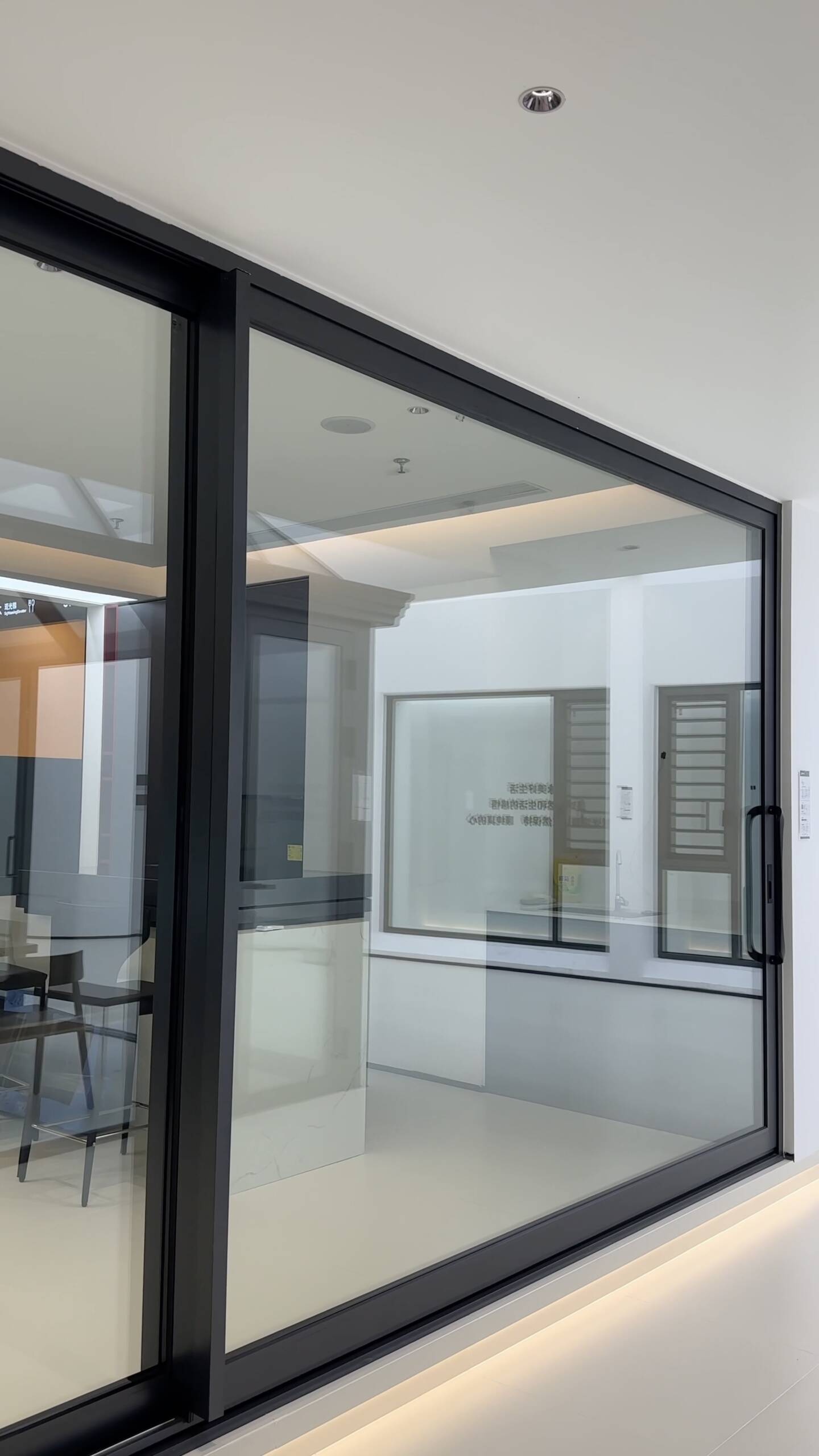 ED 150 Sliding Door